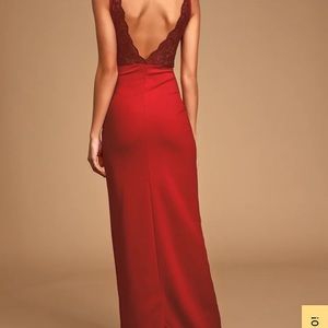 Gorgeous red dress.